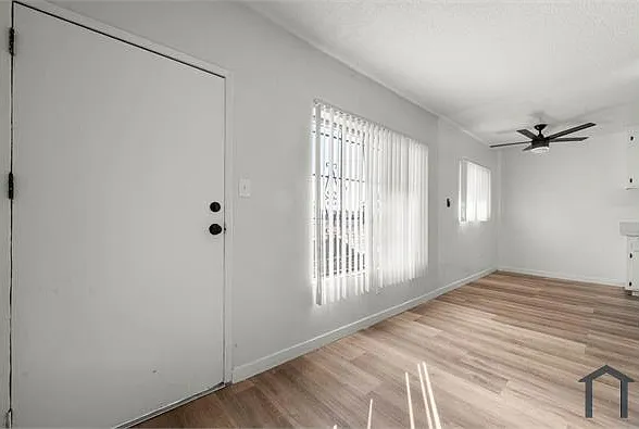 634 W 92nd St #13 — Photo 10