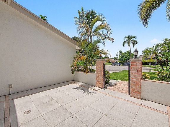 4th image of 21521 Sassafras Road