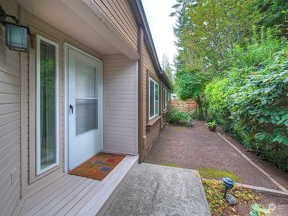 3rd image of 1754 NE Mesford Street #70