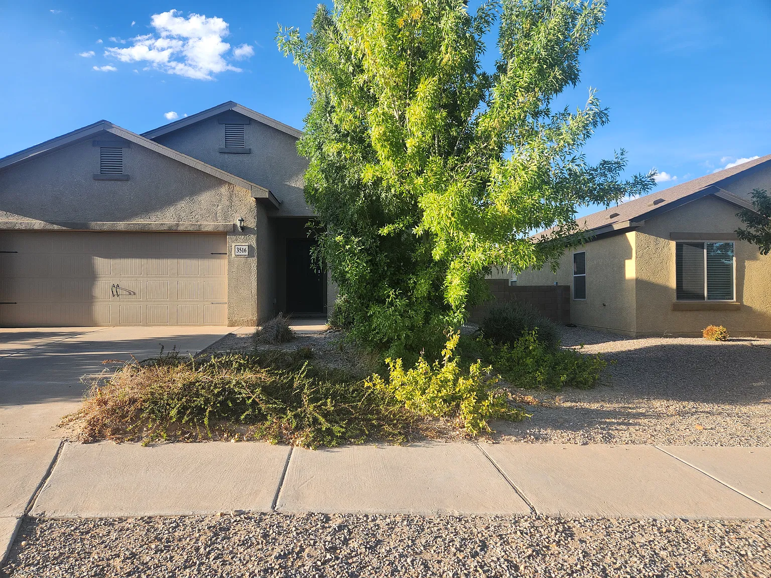 3 bed, 1422 sqft, $2,200 — Photo 1