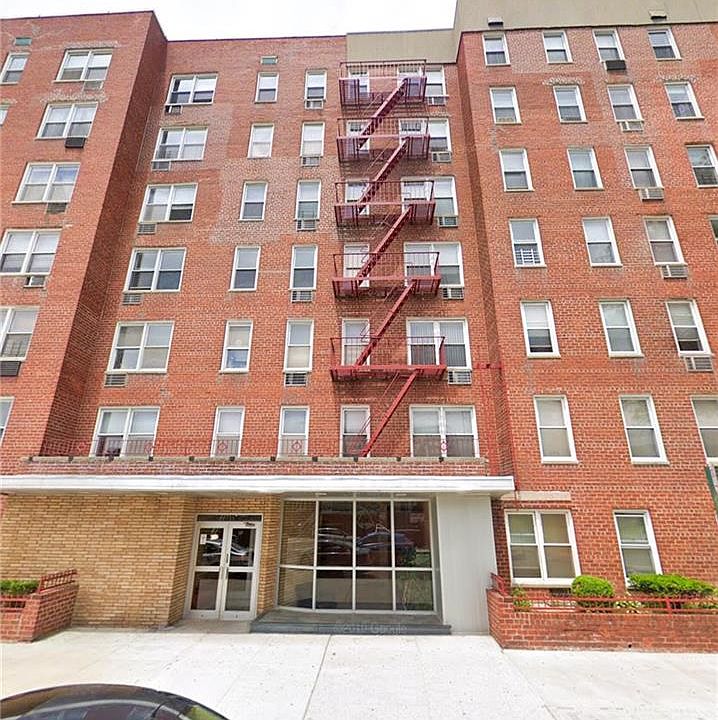 1st image of 735 Avenue W
