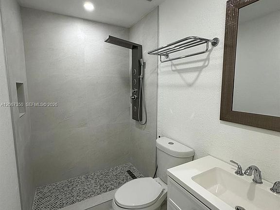 4th image of 20926 SW 124th Avenue Rd