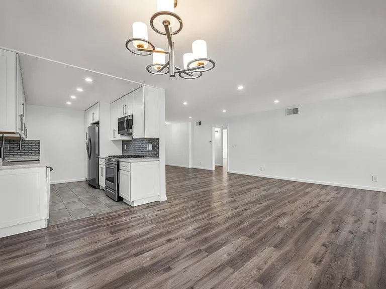 1432 Saltair Ave — Photo 24