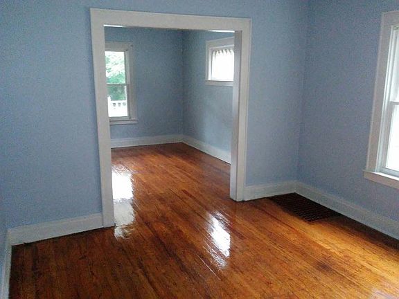 3rd image of 131 Hope Ave
