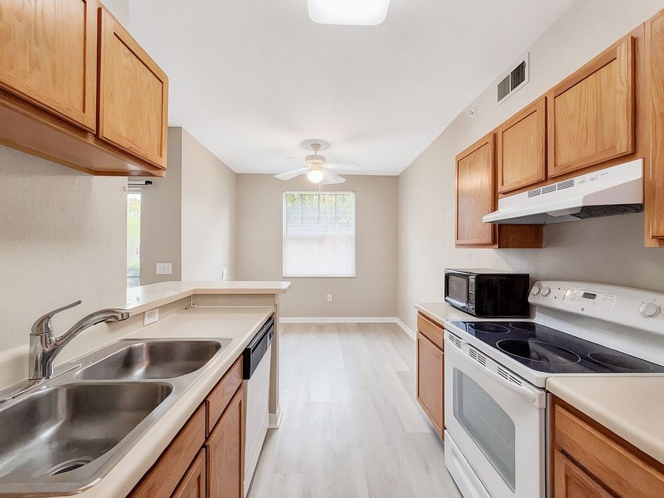 1st image of 7940 Preserve Cir APT 916