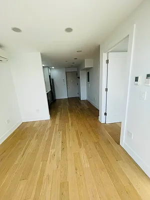 Rented by Voro New York | media 36