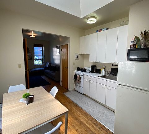 3rd image of 444 E 78th St APT 17