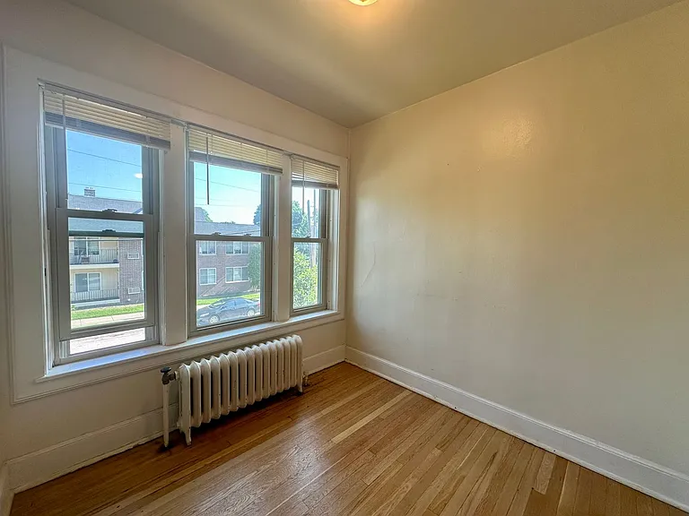 1725 E Park Pl — Photo 7
