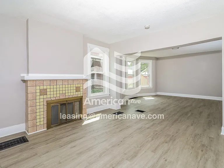 528324_006_wm_-_living_room_13062447.jpg