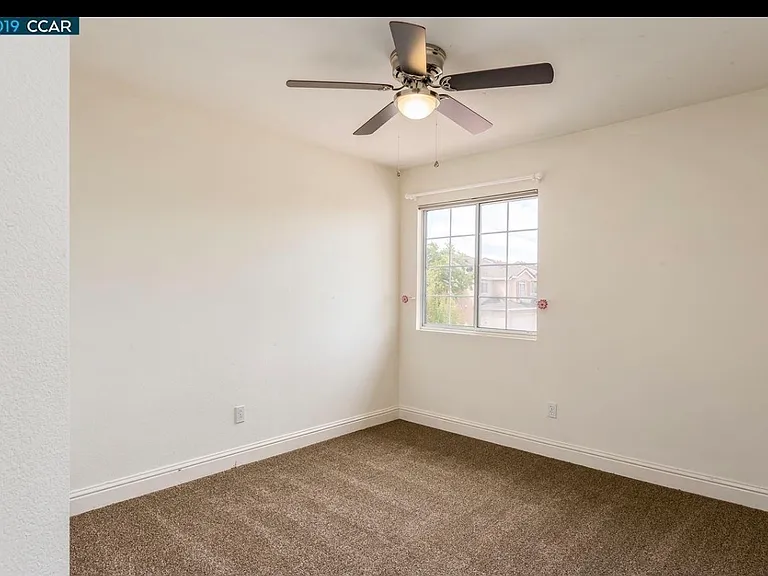 1727 Periwinkle Way — Photo 15