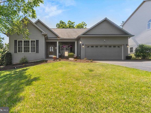 3rd image of 4736 Chatham Way