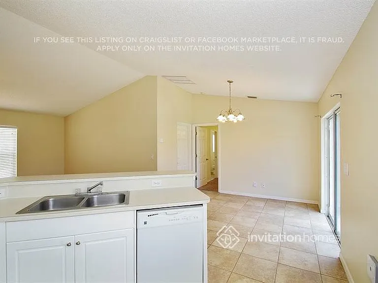 3009 Tropical Cir SE — Photo 5