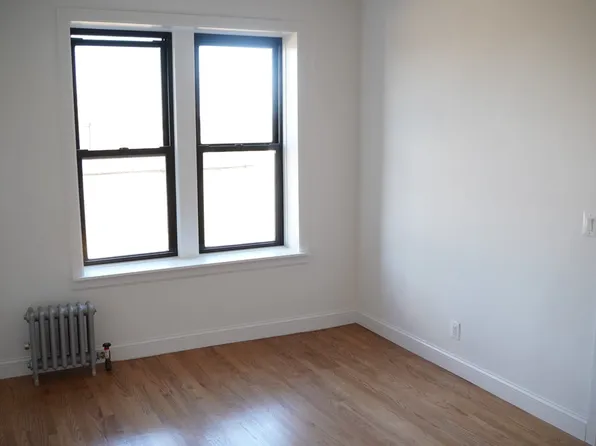 61-09 39th Avenue image 8 of 22