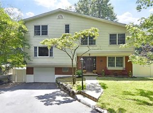 6 Alta Vista Cir, Irvington, NY 10533