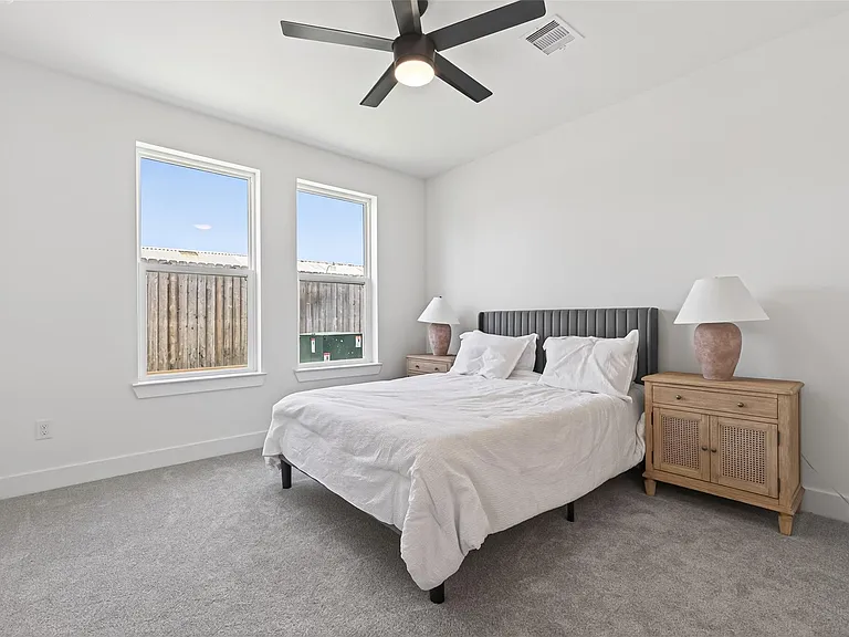 702 Sonfield Dr — Photo 26