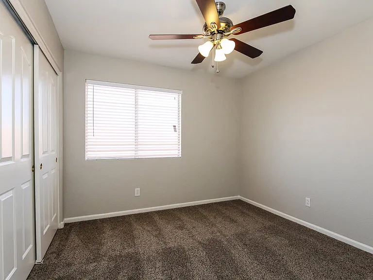 8760 W Melinda Ln — Photo 7
