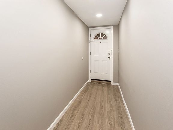 5th image of 74 Palisade Ave APT 9