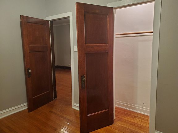 2nd image of 7214 S East End Ave Unit 2