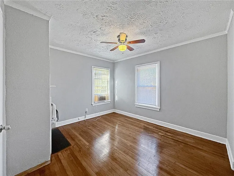 109 Vine St SW #A — Photo 6