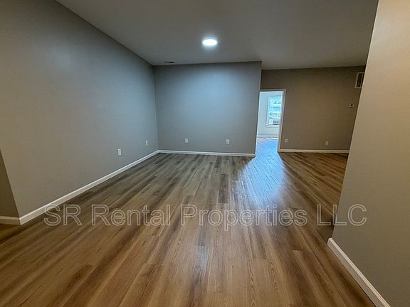 4th image of 243 S Main St APT 2