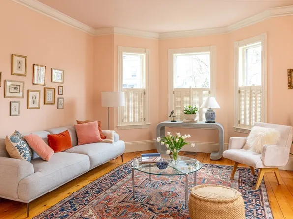 159 Mount Auburn St, Cambridge, MA 02138
