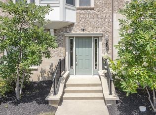 121 Ashbourne Dr #32, Westlake, OH 44145