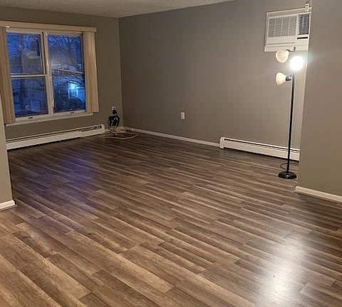 4th image of 46 Dalton Ave #2