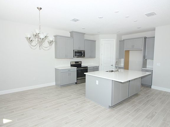 2nd image of 289 Bella Cortina Dr