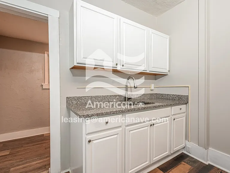 1516437_004_kitchen_5.jpg