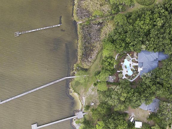 2nd image of 15000 Innerarity Point Rd