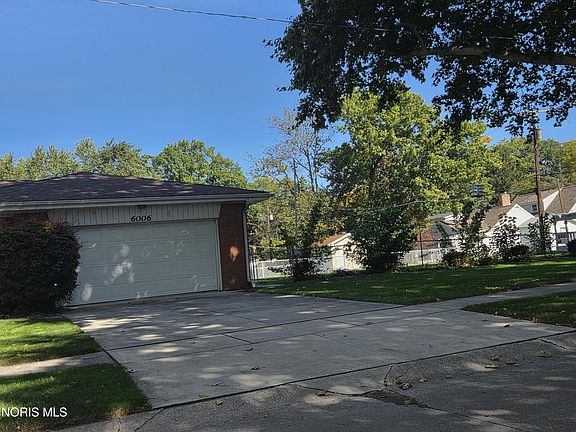 2nd image of 6006 Holly Glenn Dr