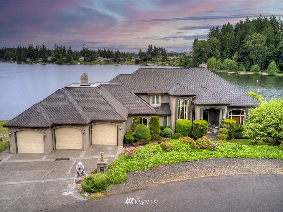 1st image of 3200 Long Lake Dr SE