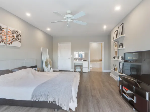 302 The Promenade image 35 of 48