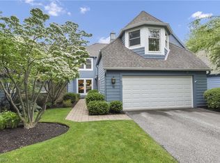 16 Haskell Dr, Cleveland, OH 44108