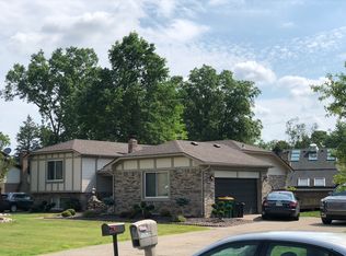 28501 Marc Dr, Farmington Hills, MI 48336