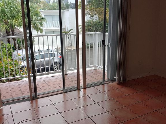 5th image of 2620 Bird Ave