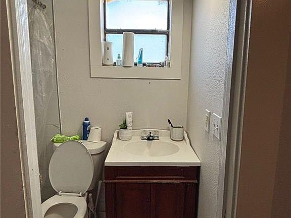 5th image of 6806 Navaho St
