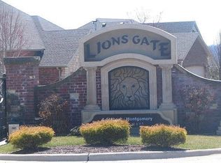 1556 W Gaslight Dr, Springfield, MO 65810