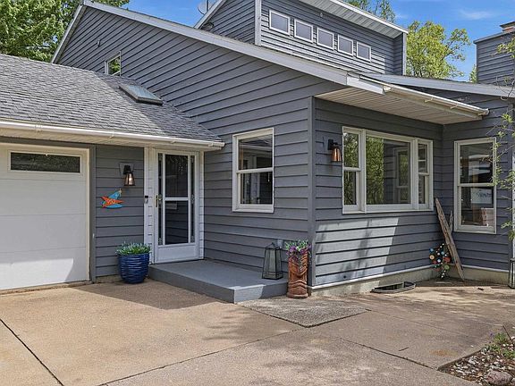 2nd image of 952 W RIVER ROAD
