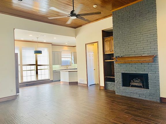 3rd image of 3112 Ipswich Dr