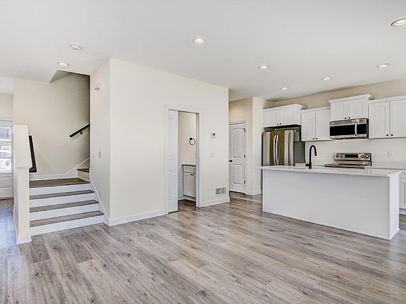 5th image of 2463 Dawes Pl