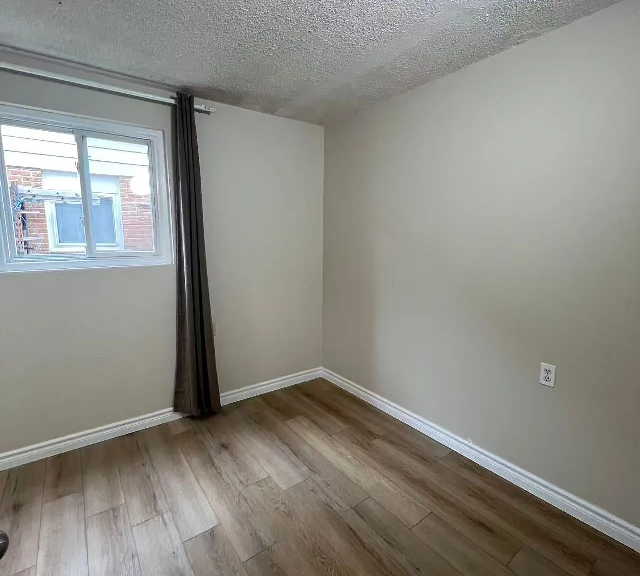 3 bed, $2,400 — Photo 4