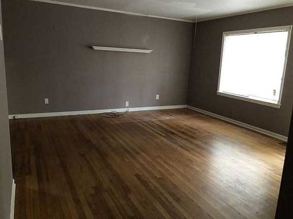 2nd image of 8383 Lake Dr