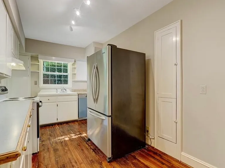 1804 Madison Ave — Photo 8
