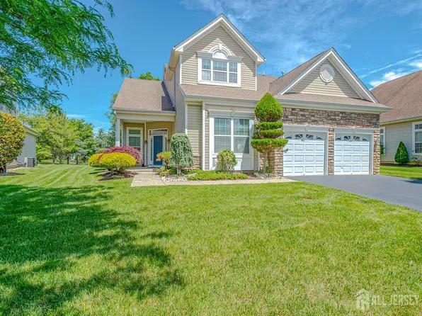 9 Monarch Rd, Monroe Township, NJ 08831
