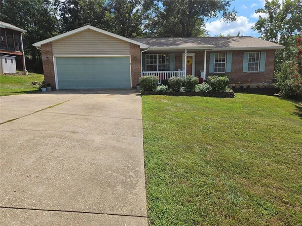 822 Sheraton Ln, Herculaneum, MO 63048