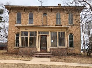 315 N Mill St, Weyauwega, WI 54983