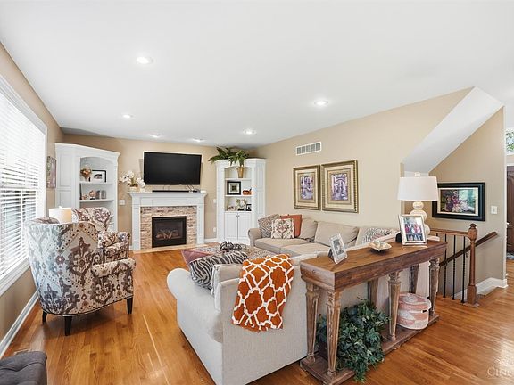 3rd image of 1324 Wexford Ln