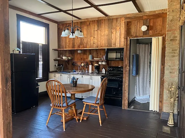 Studio, 350 sqft, $1,000 — Photo 3