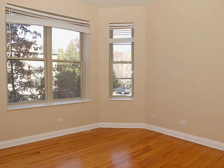 3439 W Belle Plaine Ave #1 — Photo 4